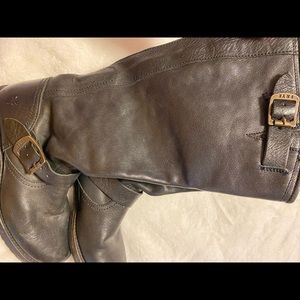 Frye mid/high boot